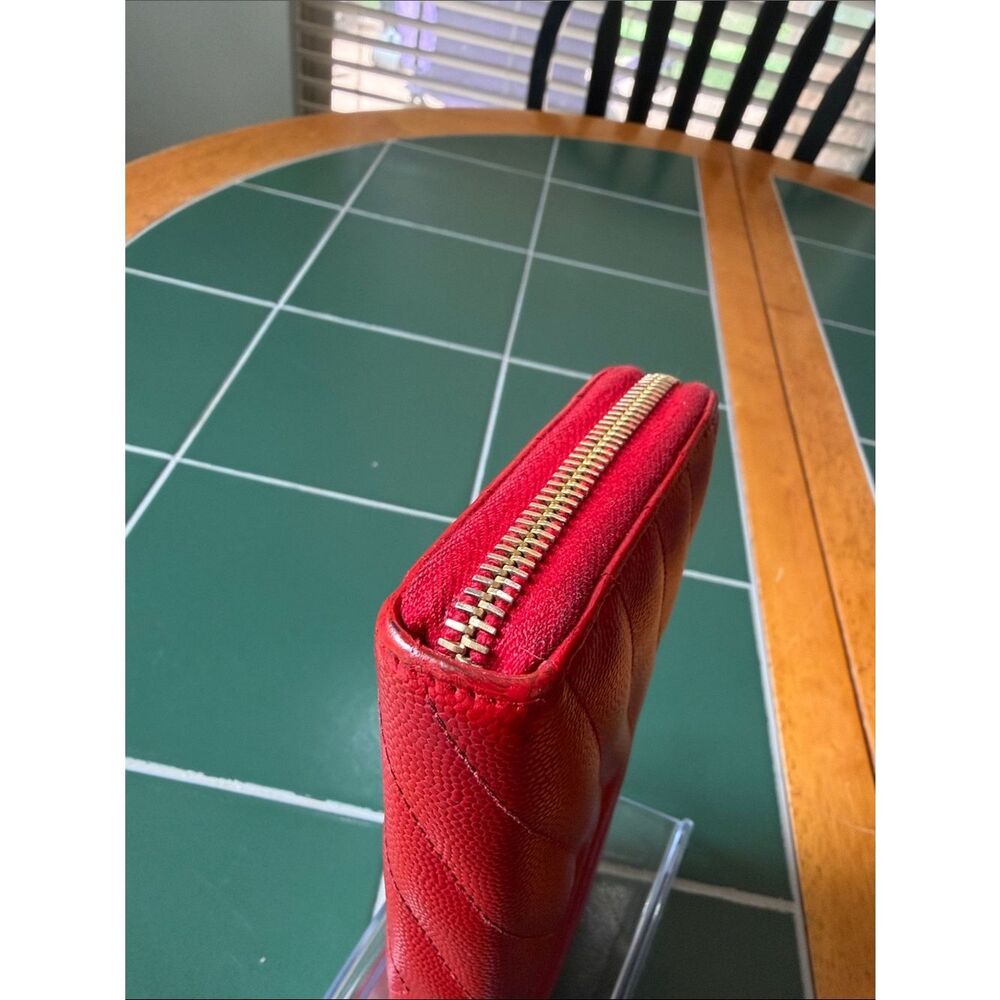 Yves Saint Laurent Red Quilted Zip Wallet with Gold YSL Logo - Picture 7 of 14